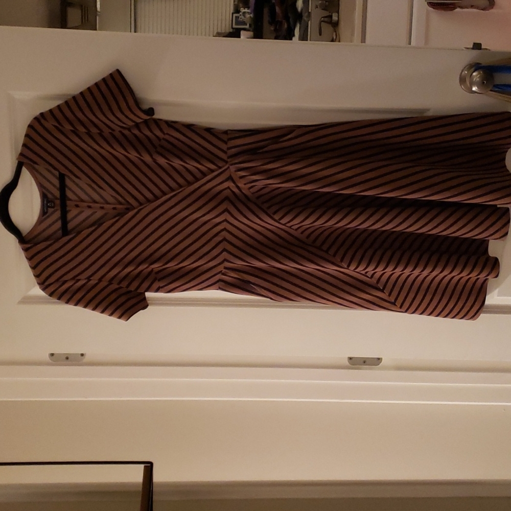Lands End A-line v-neck dress with pockets sz M